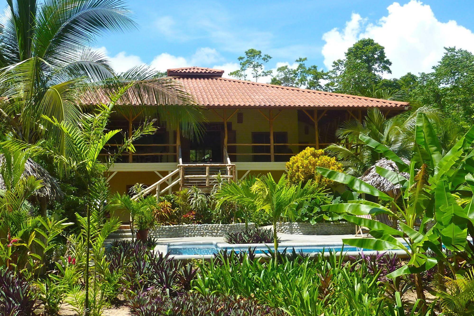 Bluff Beach Retreat Bocas del Toro Buitenkant foto