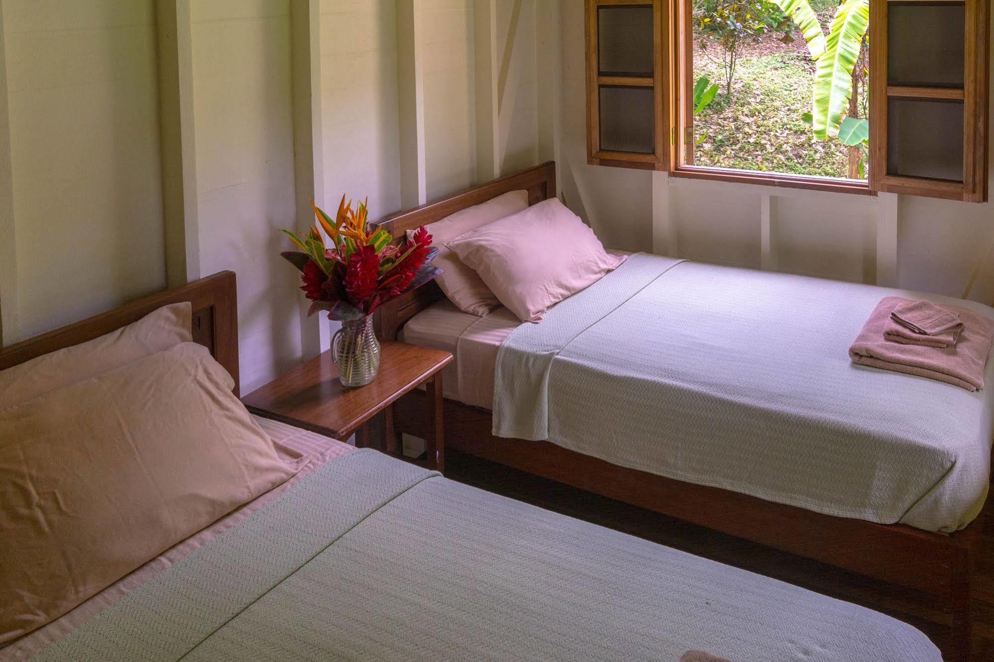 Bluff Beach Retreat Bocas del Toro Buitenkant foto