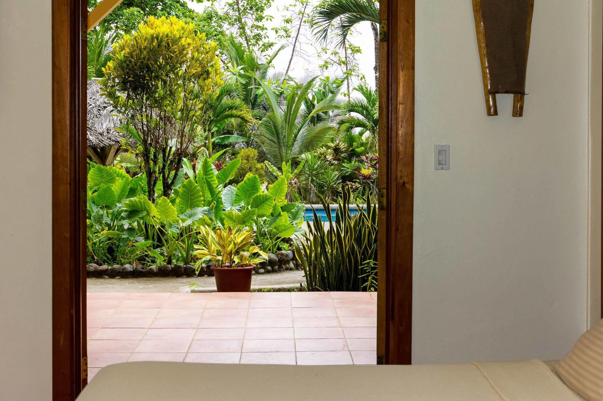 Bluff Beach Retreat Bocas del Toro Buitenkant foto